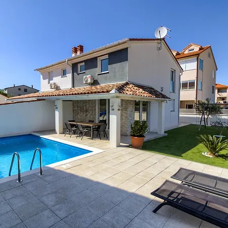Villa Hana Medulin Exterior photo